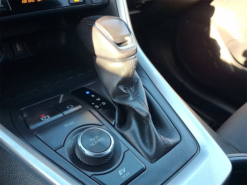 Thumbnail: 2022 Toyota RAV4 - 12