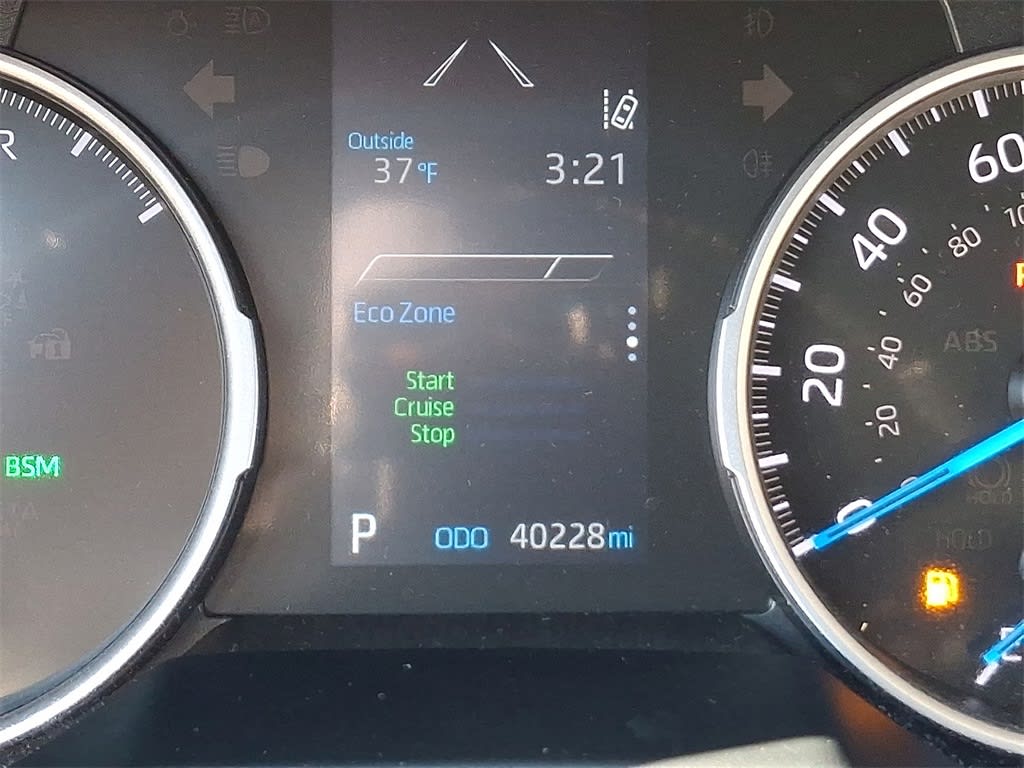 Thumbnail: 2022 Toyota RAV4 - 13