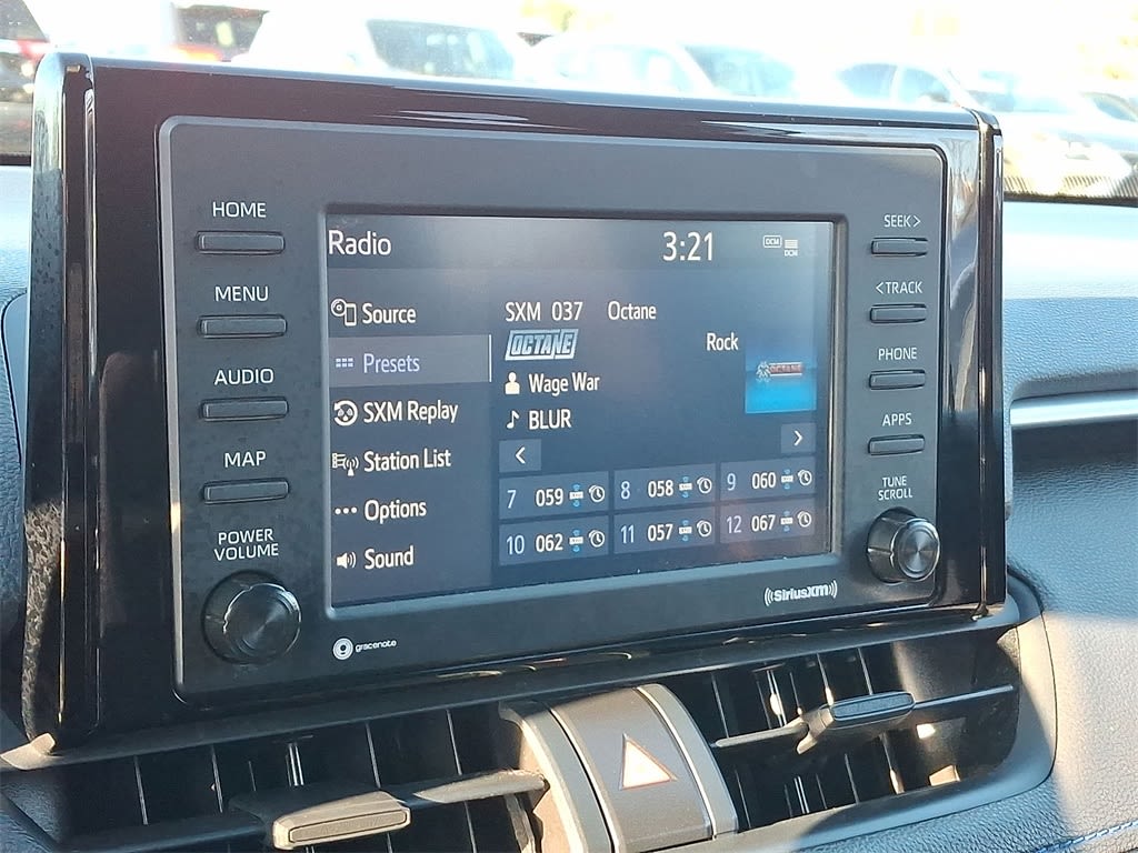 Thumbnail: 2022 Toyota RAV4 - 11