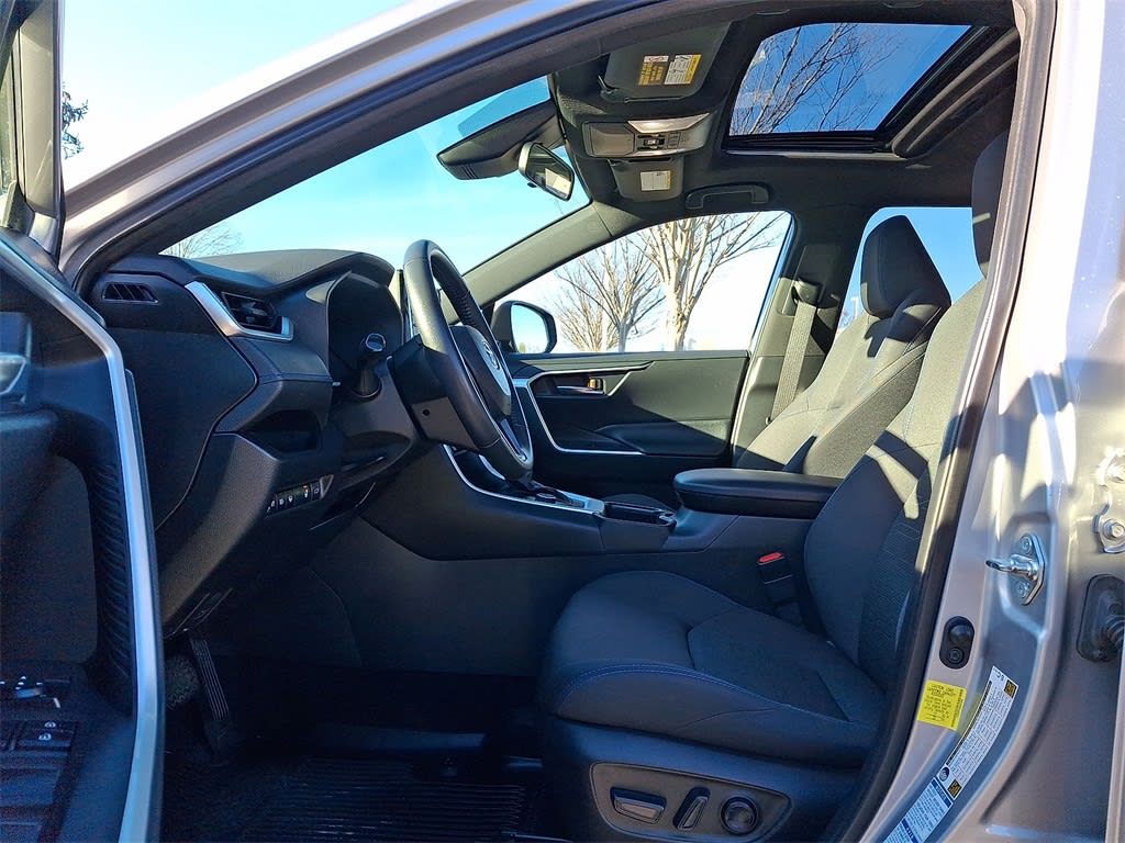 Thumbnail: 2022 Toyota RAV4 - 9