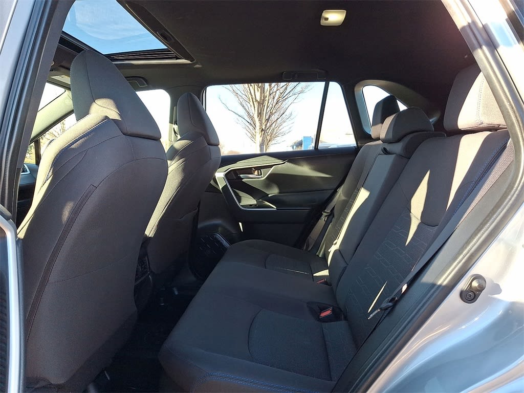 Thumbnail: 2022 Toyota RAV4 - 10