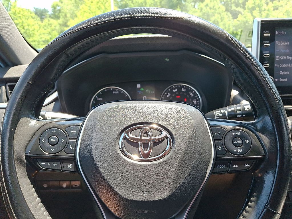 Thumbnail: 2022 Toyota RAV4 - 19