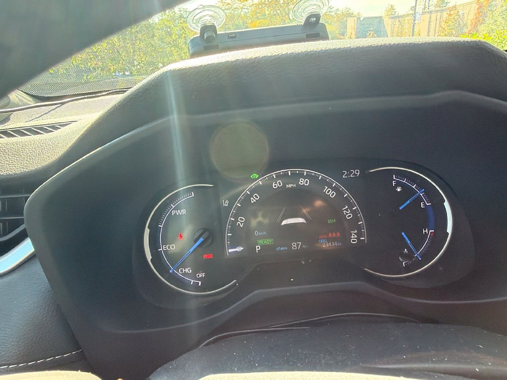 Thumbnail: 2025 Toyota RAV4 - 11