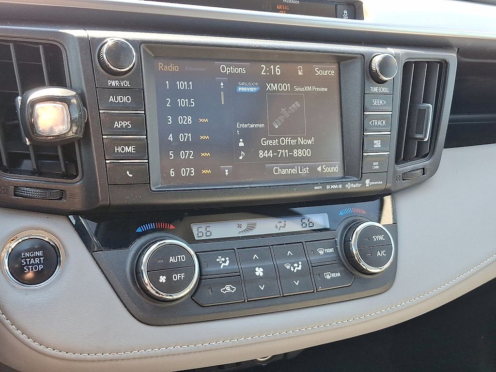 2016 Toyota RAV4 Limited 10