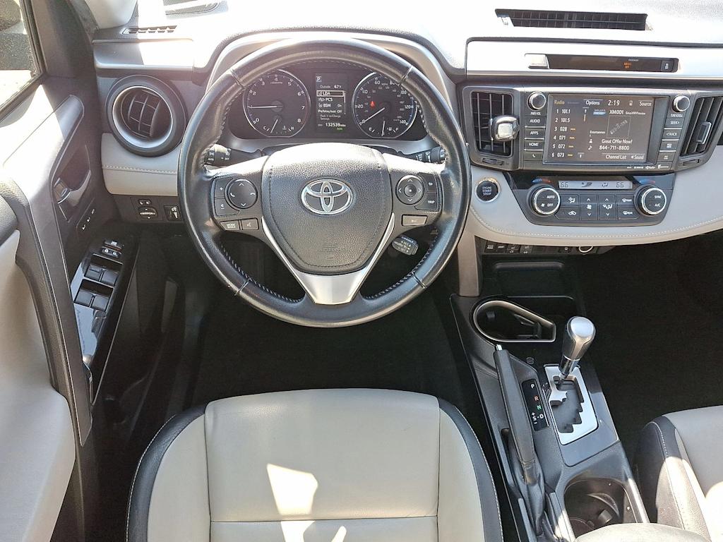 2016 Toyota RAV4 Limited 9