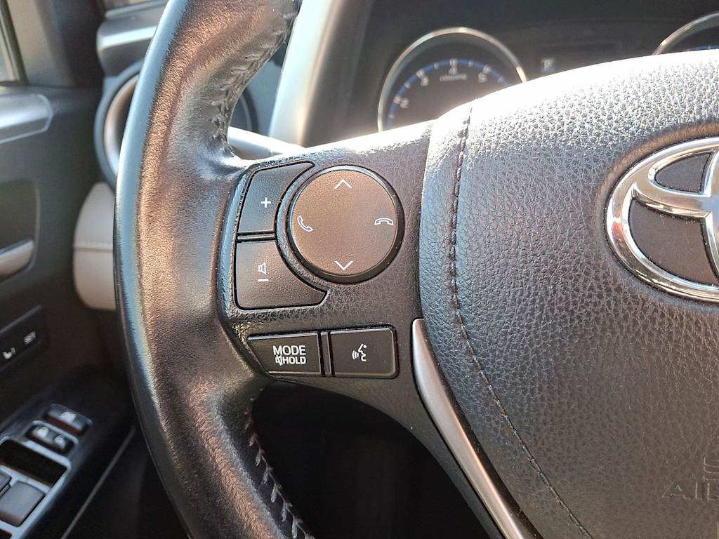 2016 Toyota RAV4 Limited 19