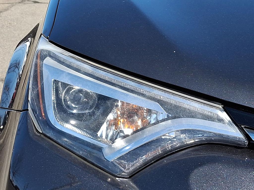 2016 Toyota RAV4 Limited 26