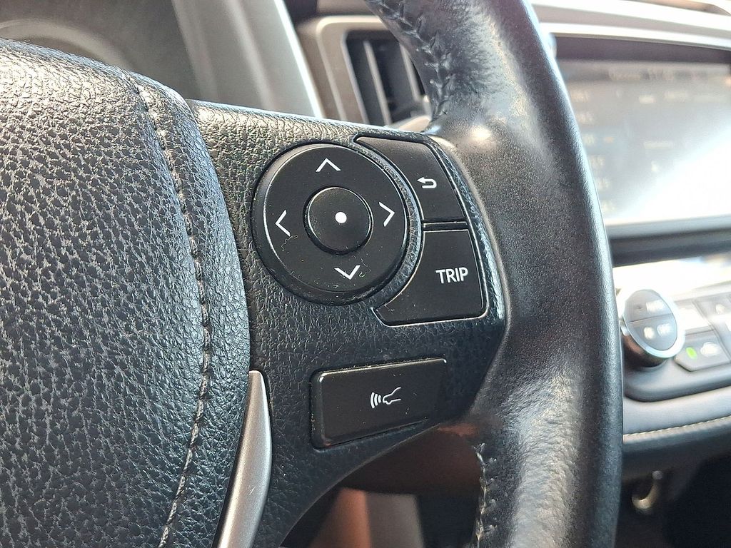 Thumbnail: 2017 Toyota RAV4 - 21