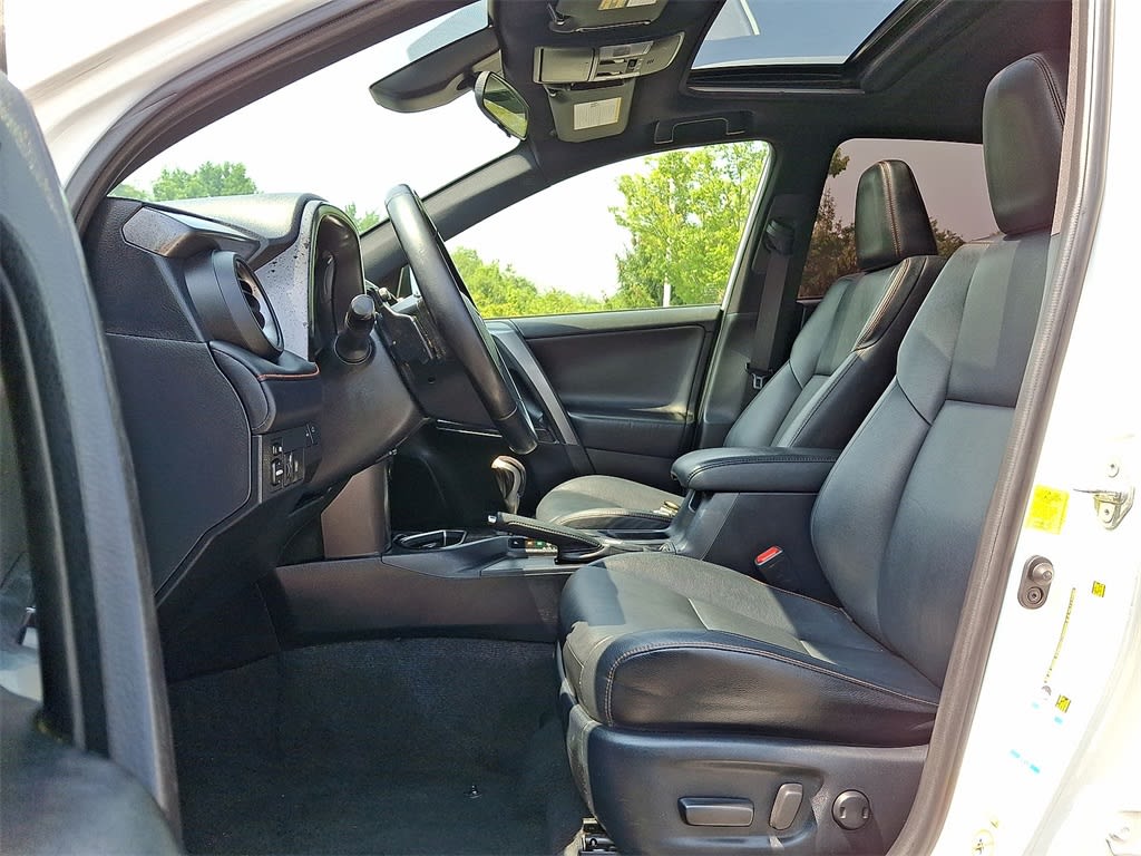 Thumbnail: 2016 Toyota RAV4 - 9