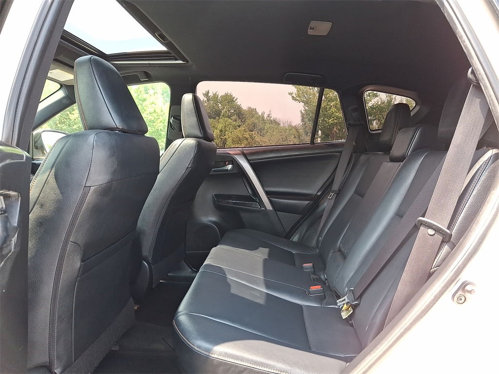 Thumbnail: 2016 Toyota RAV4 - 10