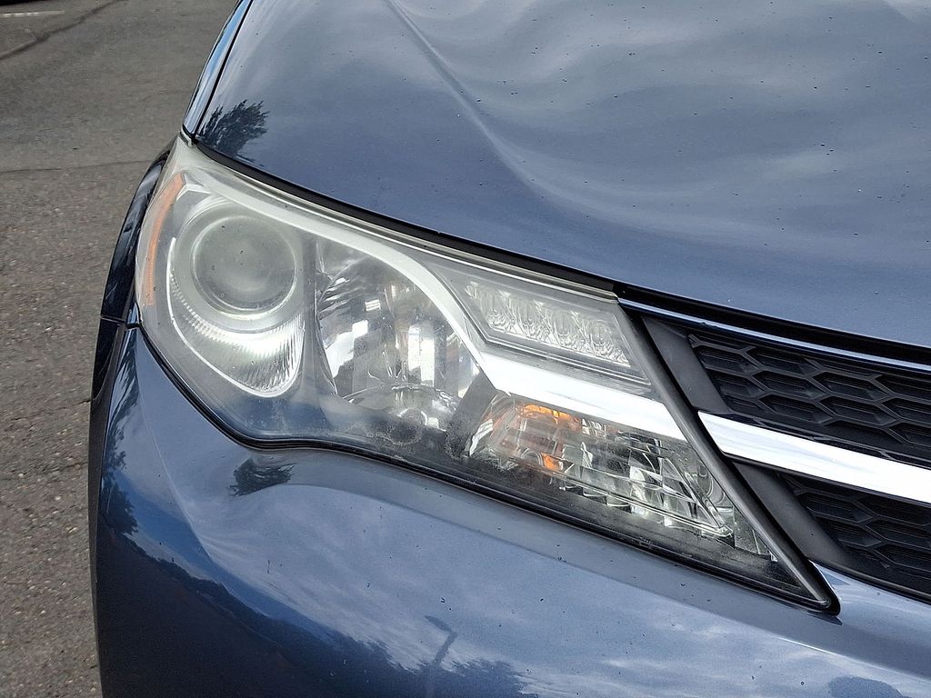 Thumbnail: 2014 Toyota RAV4 - 27
