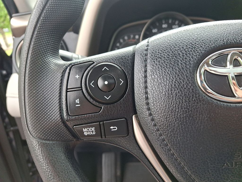 Thumbnail: 2014 Toyota RAV4 - 20