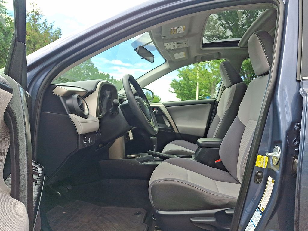 Thumbnail: 2014 Toyota RAV4 - 8