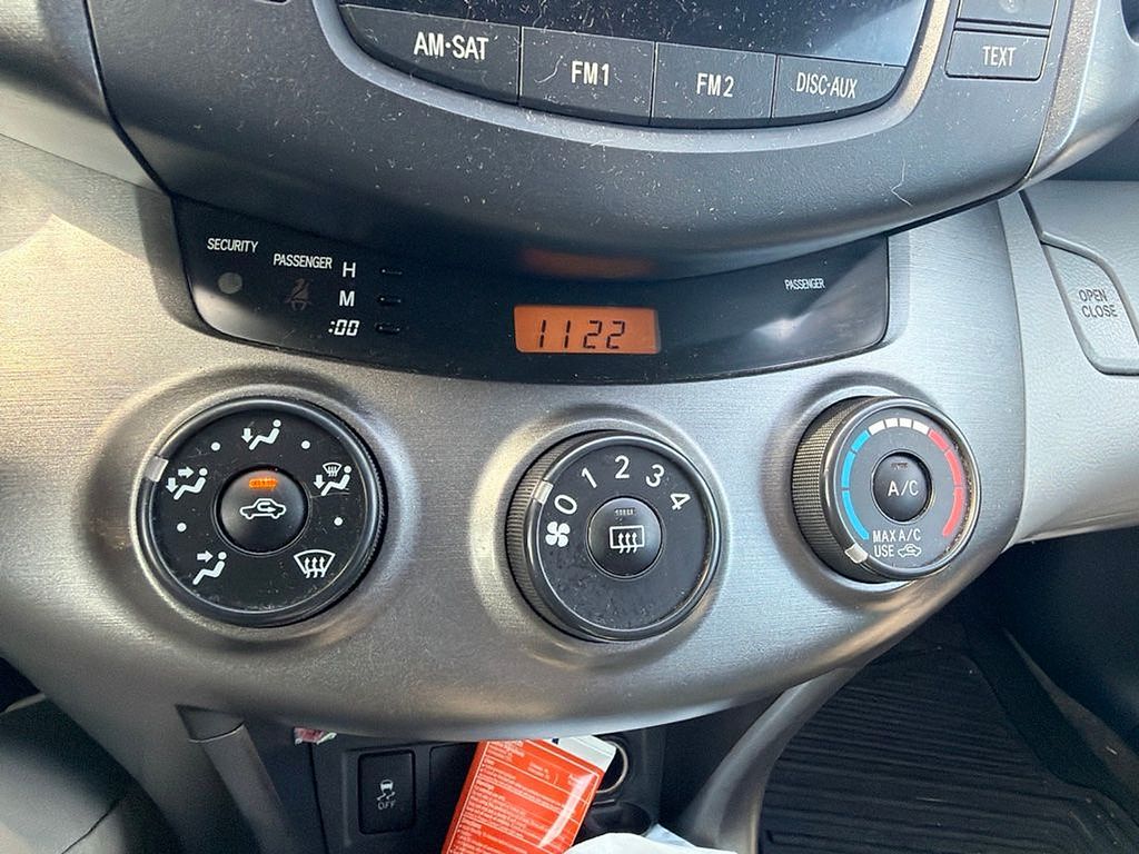 Thumbnail: 2009 Toyota RAV4 - 21