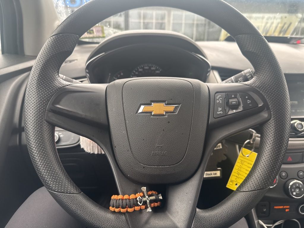 Thumbnail: 2017 Chevrolet Trax - 2