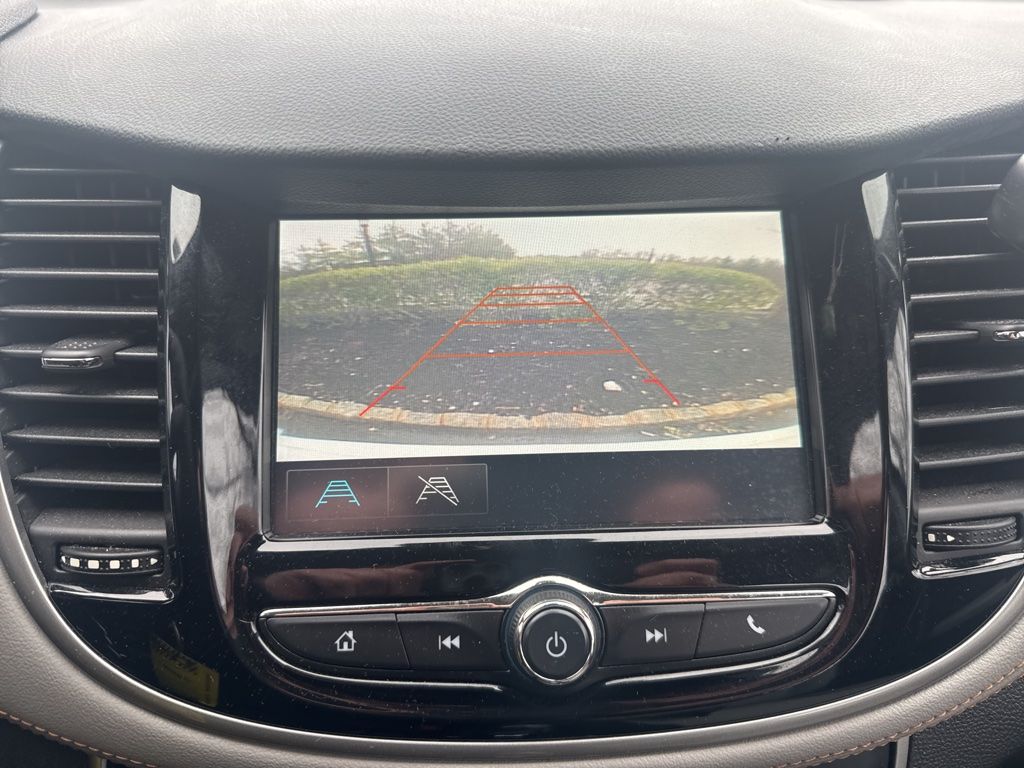 Thumbnail: 2017 Chevrolet Trax - 8