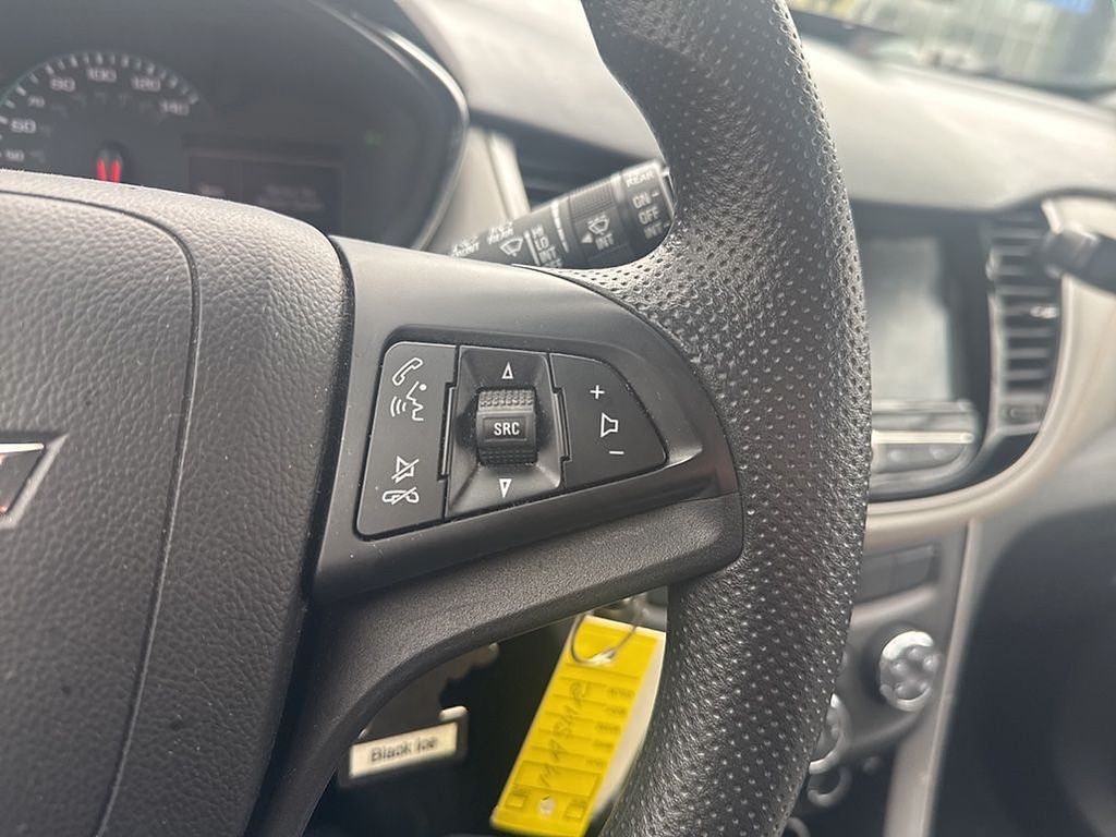 Thumbnail: 2017 Chevrolet Trax - 15