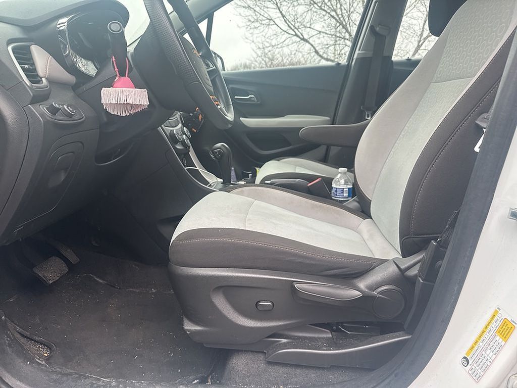 Thumbnail: 2017 Chevrolet Trax - 7