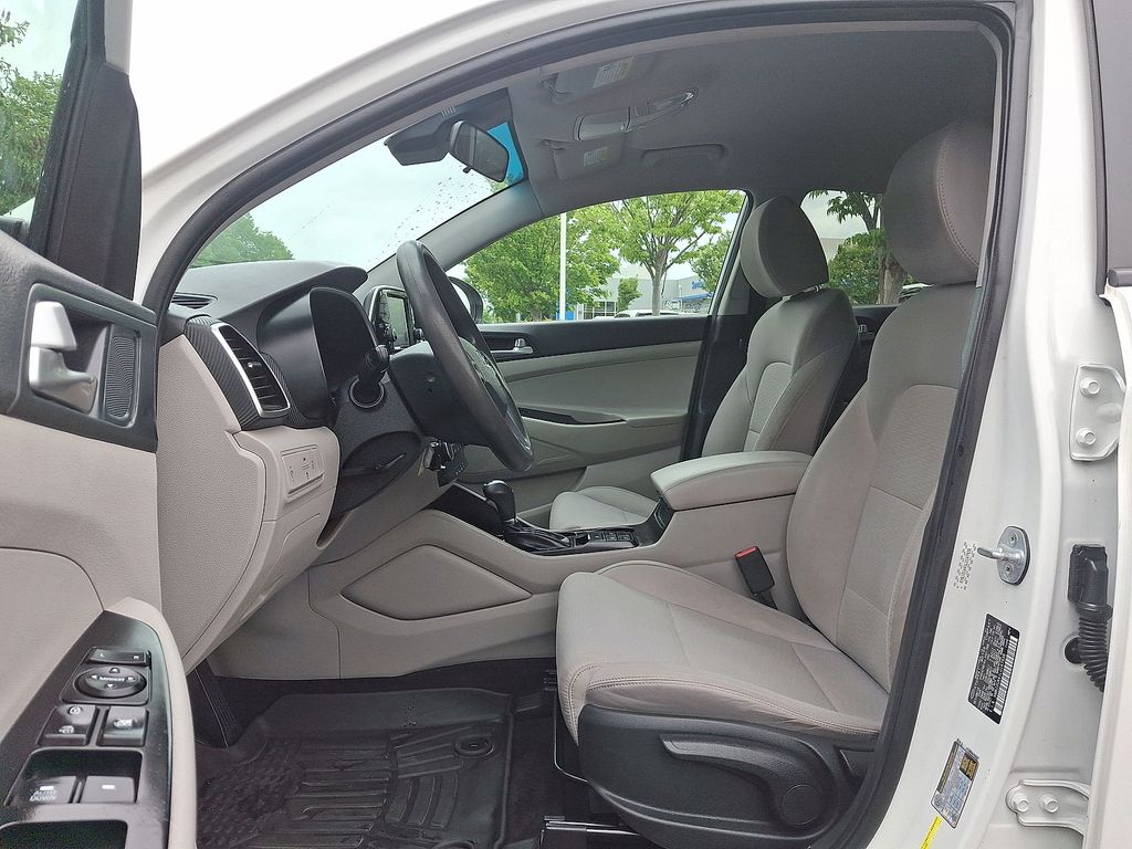 Thumbnail: 2020 Hyundai Tucson - 8