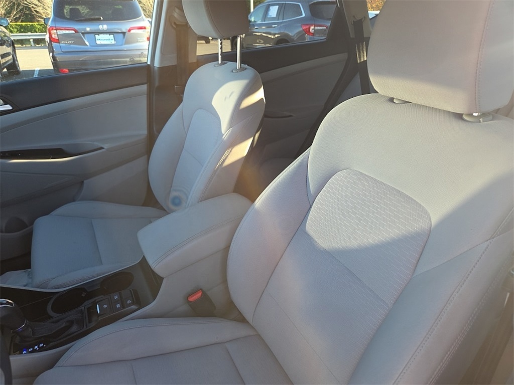 Thumbnail: 2020 Hyundai Tucson - 8