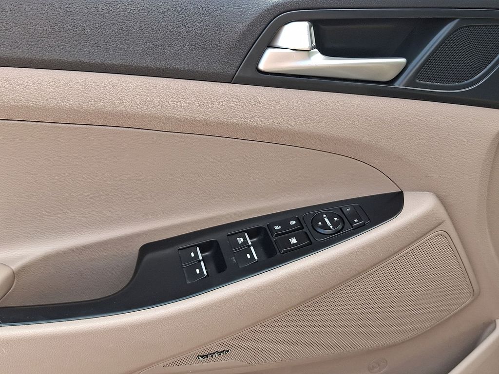 Thumbnail: 2019 Hyundai Tucson - 17