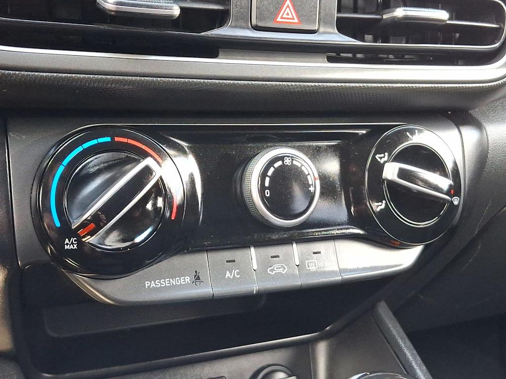 2022 Hyundai Kona SEL 23