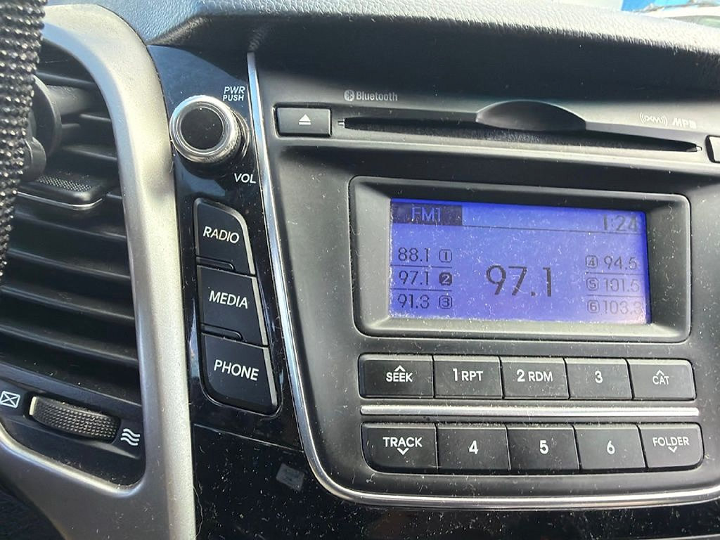 Thumbnail: 2013 Hyundai Elantra - 21