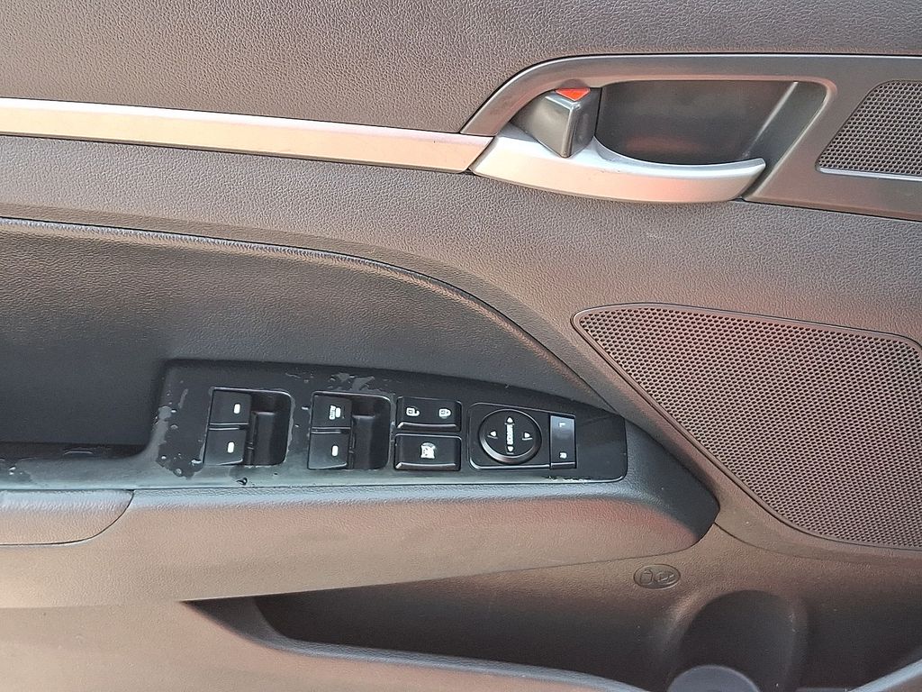 Thumbnail: 2017 Hyundai Elantra - 17