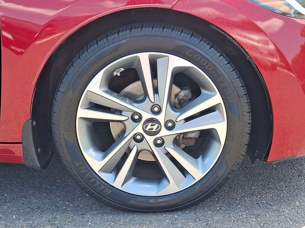 Thumbnail: 2017 Hyundai Elantra - 7