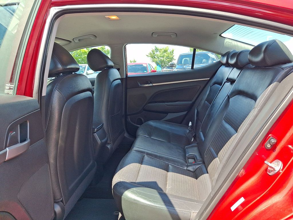 Thumbnail: 2017 Hyundai Elantra - 9