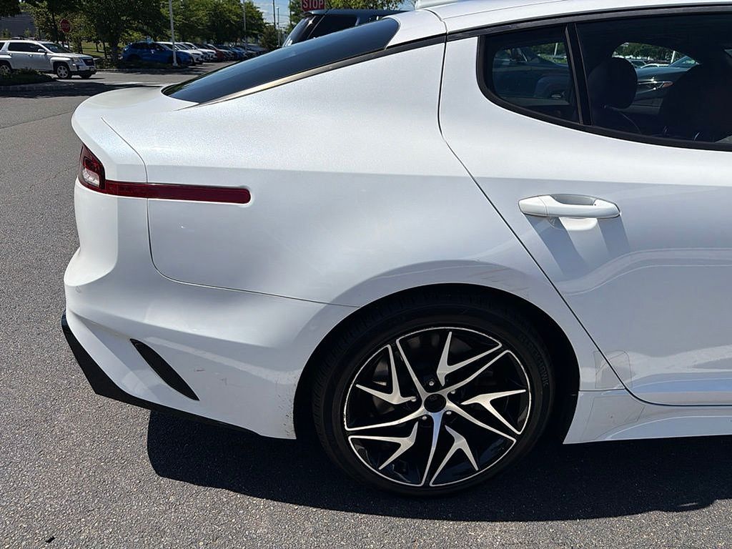 Thumbnail: 2022 Kia Stinger - 6