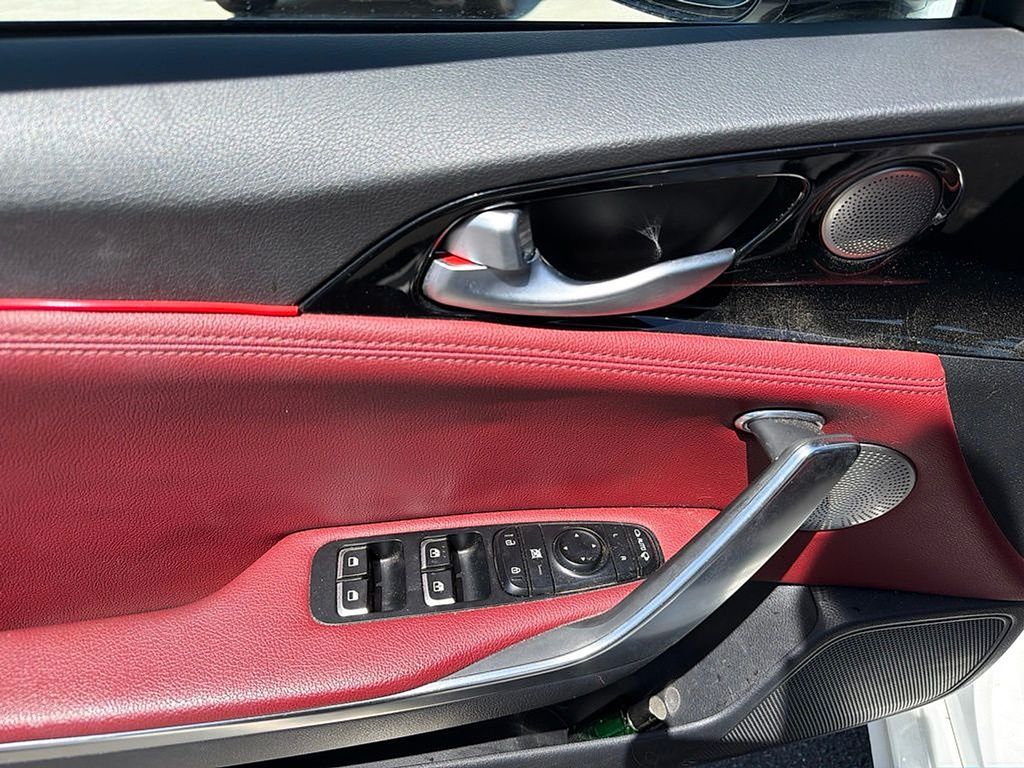 Thumbnail: 2022 Kia Stinger - 17