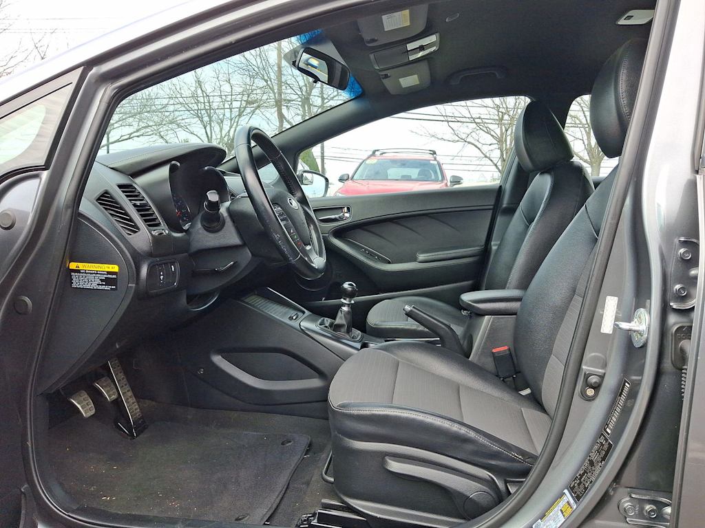 2016 Kia Forte SX 10