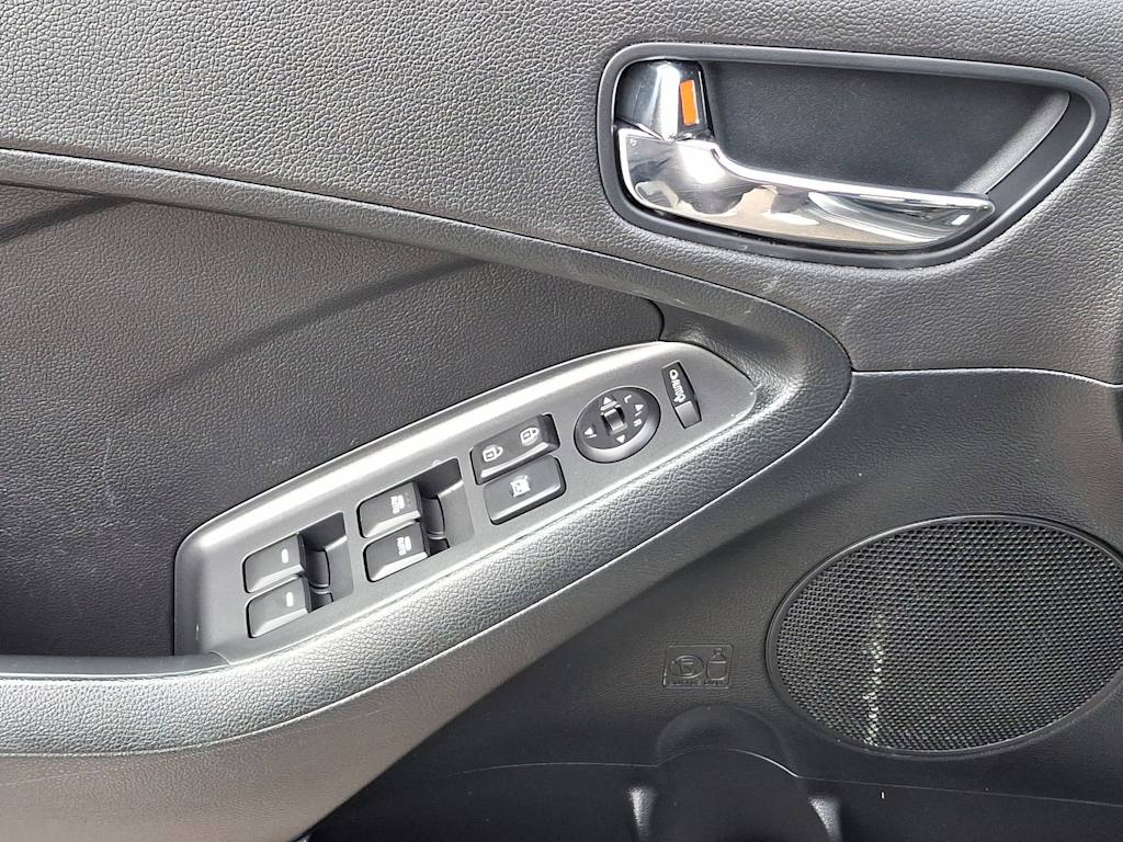 2016 Kia Forte SX 19