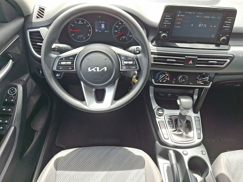 Thumbnail: 2023 Kia Seltos - 2