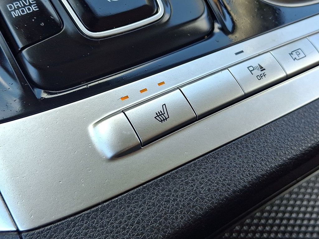 Thumbnail: 2022 Kia Carnival - 7
