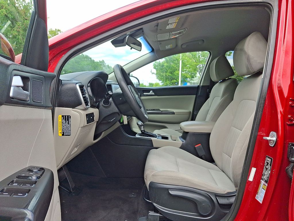 Thumbnail: 2020 Kia Sportage - 9