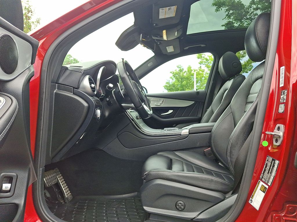 Thumbnail: 2022 Mercedes-Benz GLC - 9