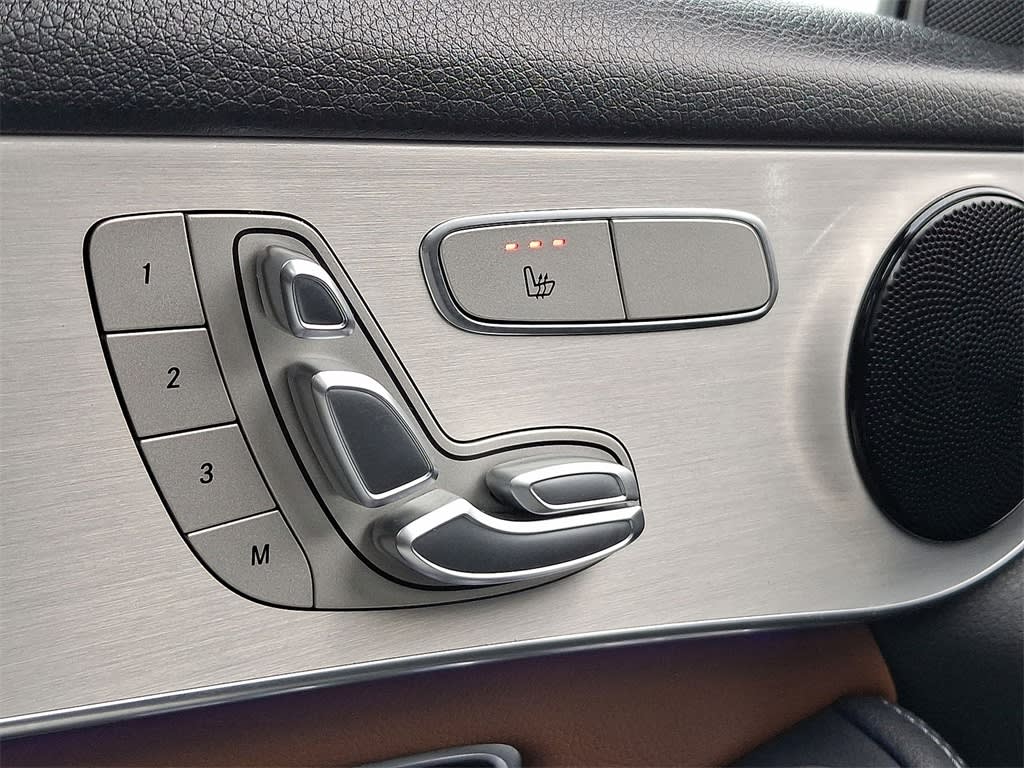 Thumbnail: 2022 Mercedes-Benz GLC - 22