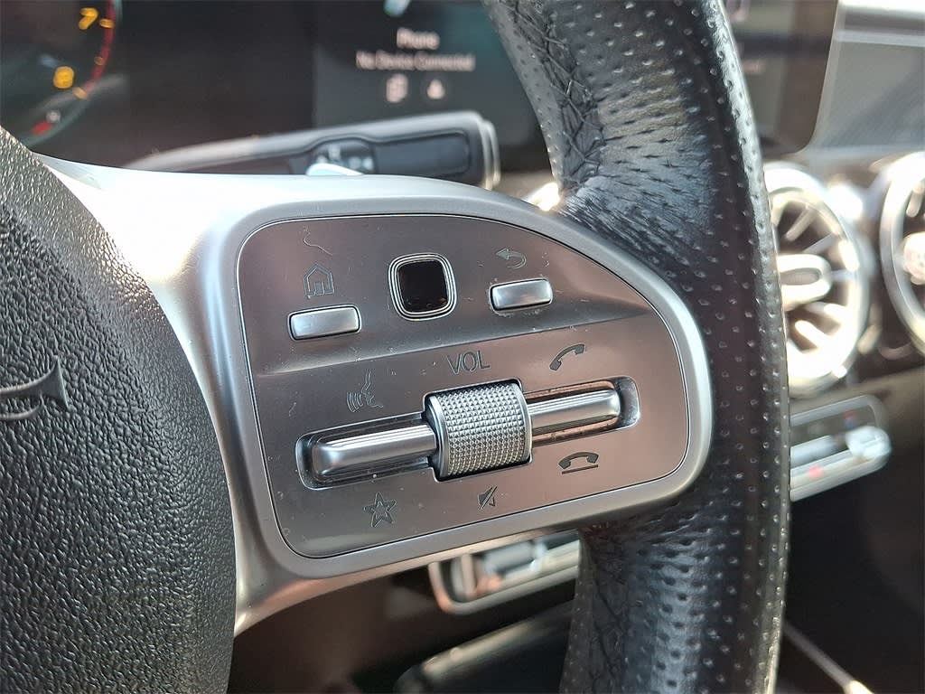 Thumbnail: 2021 Mercedes-Benz GLB - 17