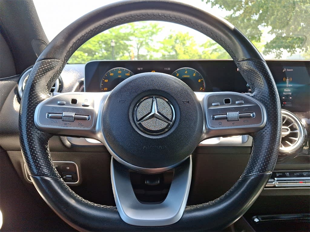 Thumbnail: 2021 Mercedes-Benz GLB - 2