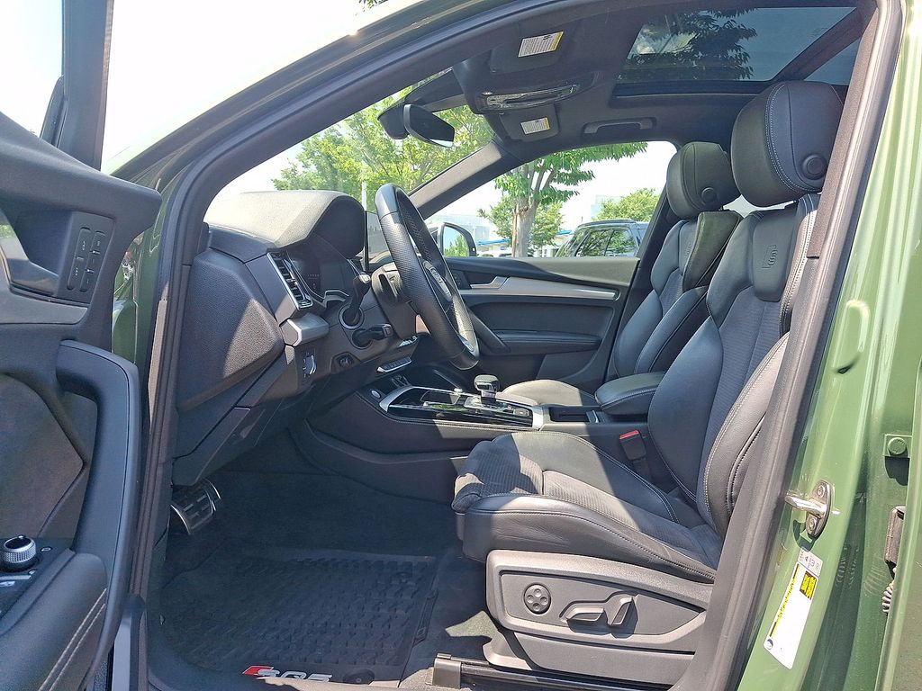 Thumbnail: 2021 Audi SQ5 - 8