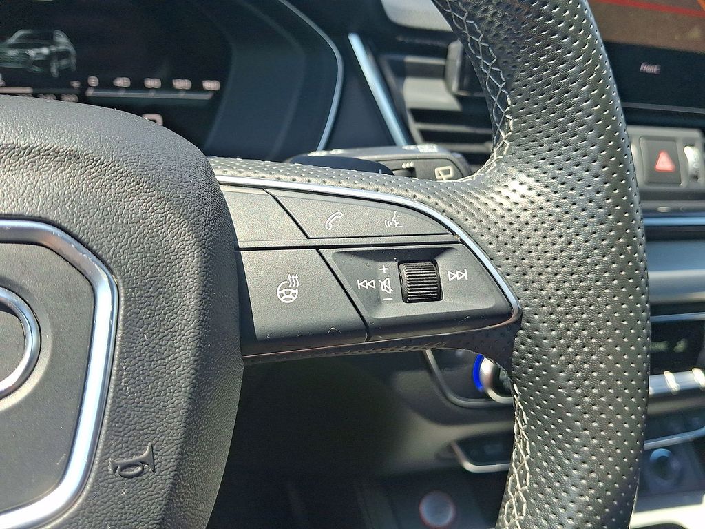 Thumbnail: 2021 Audi SQ5 - 21