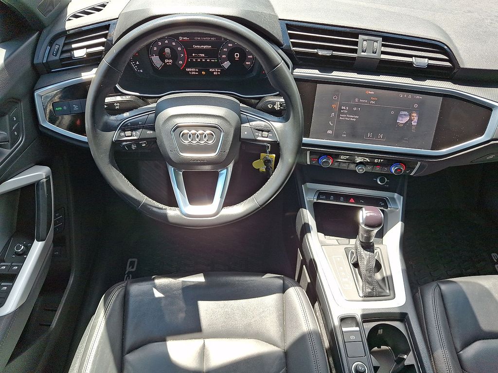 Thumbnail: 2022 Audi Q3 - 2
