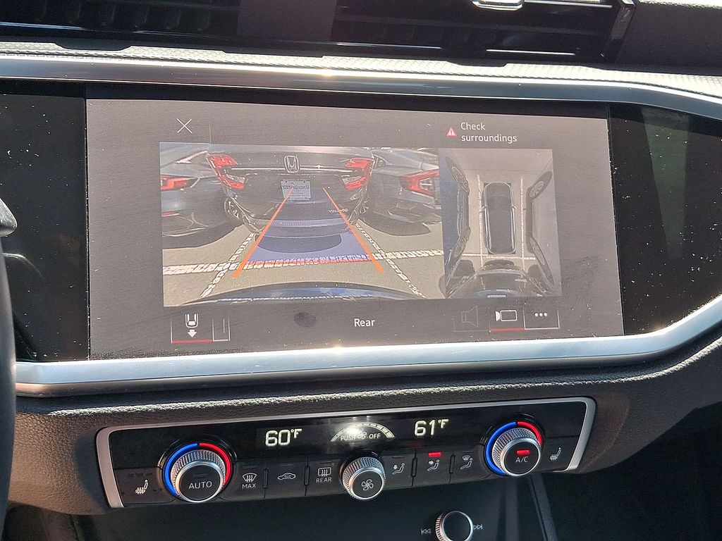 Thumbnail: 2022 Audi Q3 - 19