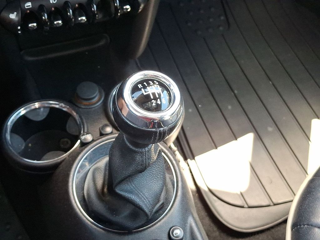 Thumbnail: 2012 MINI Cooper - 11
