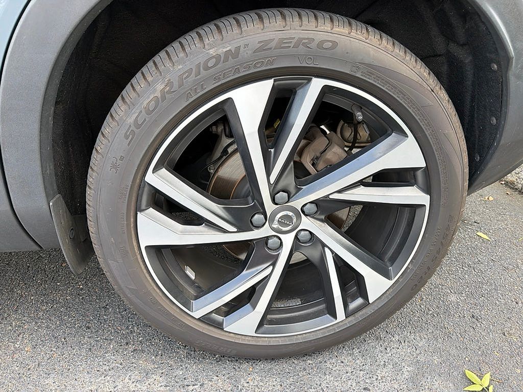 Thumbnail: 2021 Volvo XC40 - 7