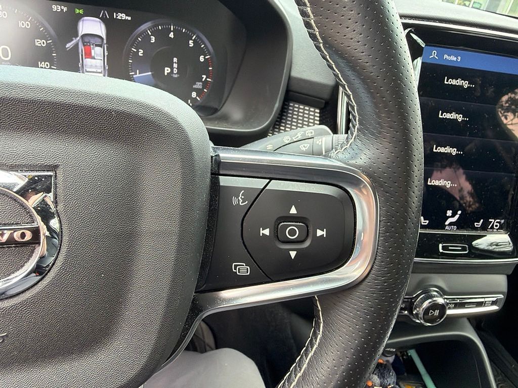 Thumbnail: 2021 Volvo XC40 - 17
