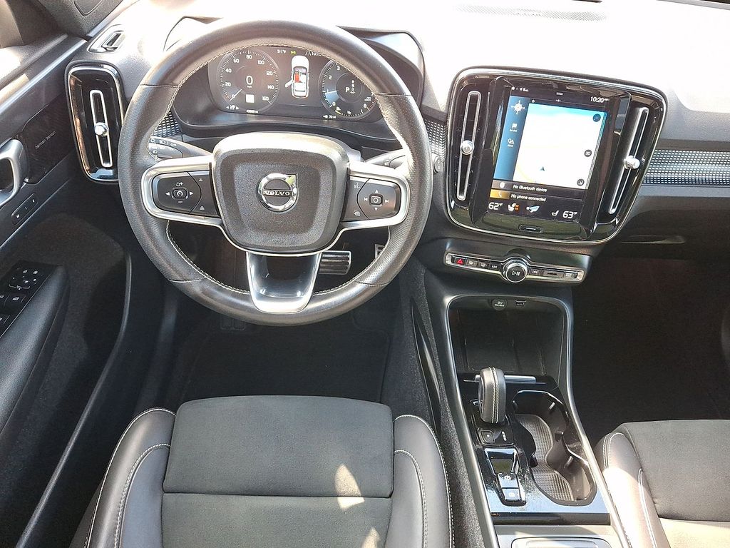 Thumbnail: 2021 Volvo XC40 - 2