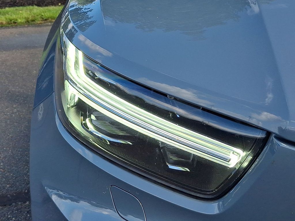 Thumbnail: 2021 Volvo XC40 - 7